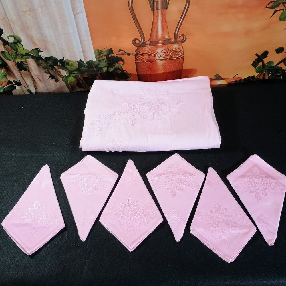 EUC:  Vintage Damask Linen Blush Pink Tablecloth & 6 Napkins Dinining Set